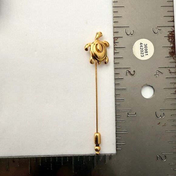 Vintage 60s Crown Trifari Turtle Stick Pin Gold Tone Figural Lapel Hat Pin - Picture 9 of 10